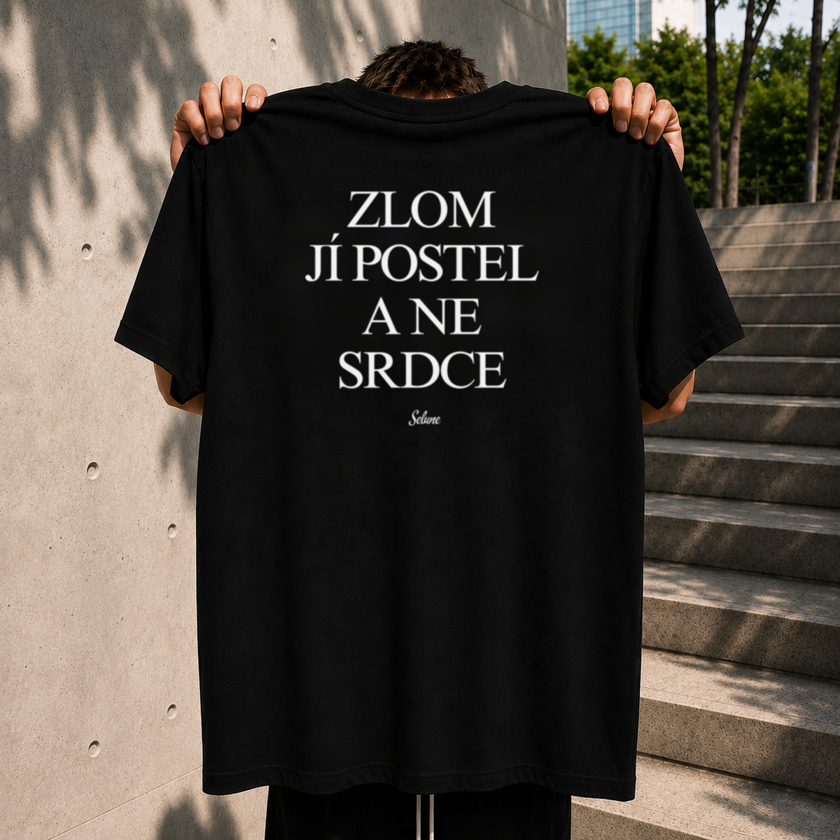 Zlom jí postel a ne srdce Černá